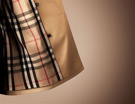 il ceo di burberry nel trasformare un'icona britannica|Da Londra ai social media: l’evoluzione digital di Burberry.